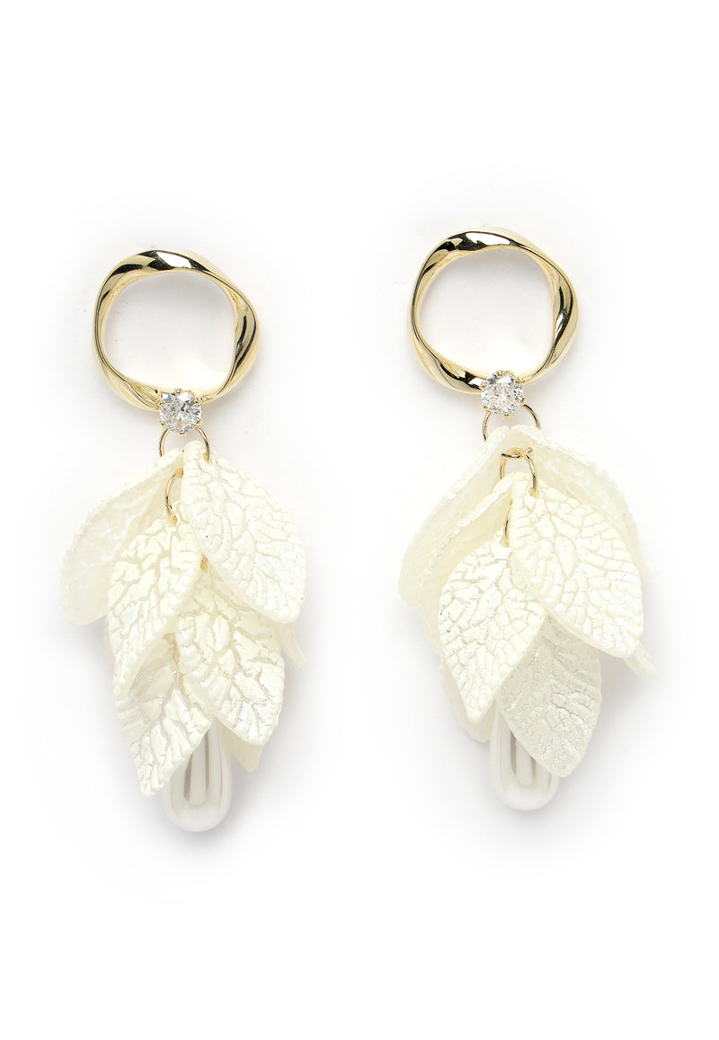 Boucles d'oreilles pendantes en cascade de feuilles blanches