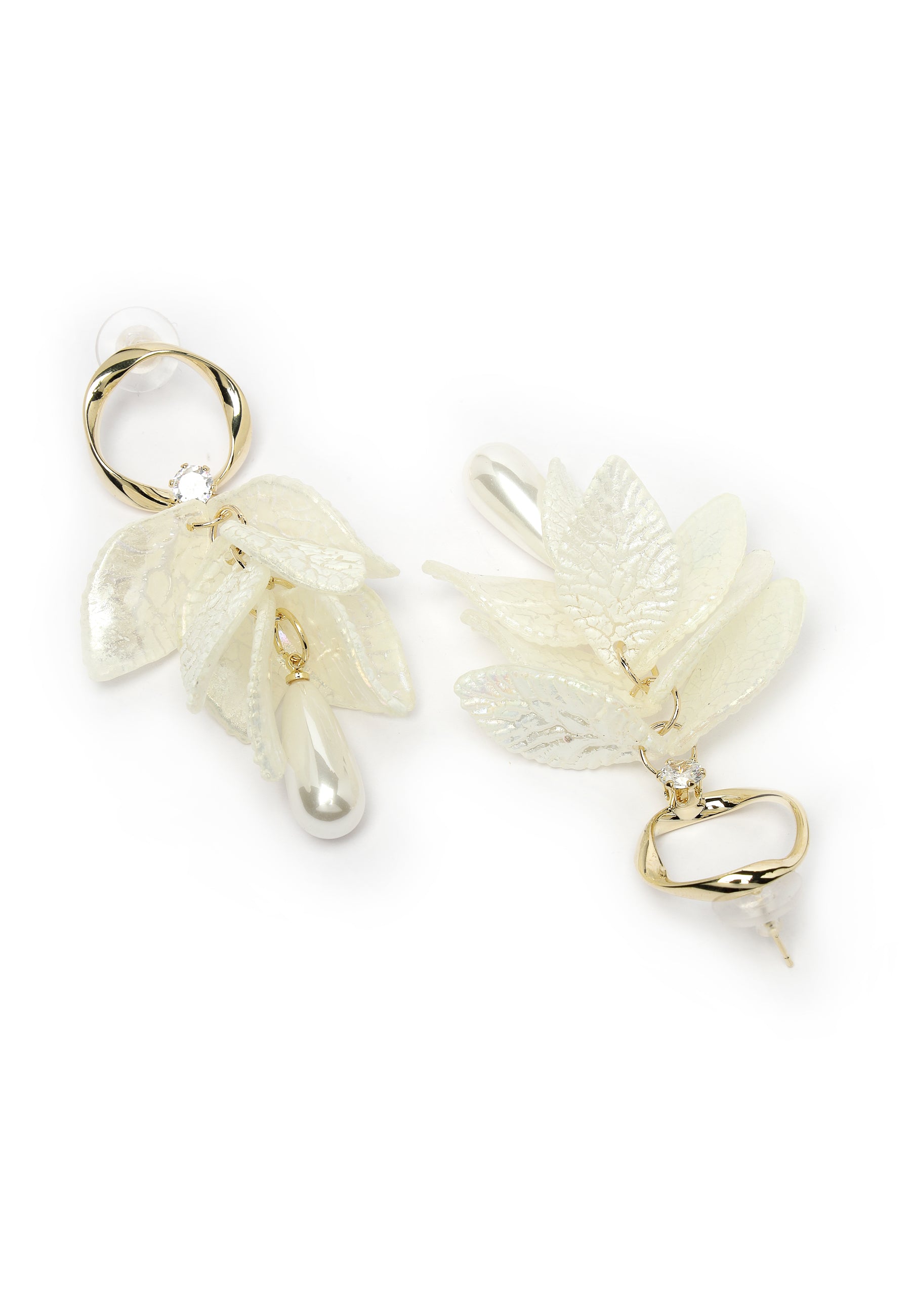 Cascading White Leaf Dangle Oorbellen