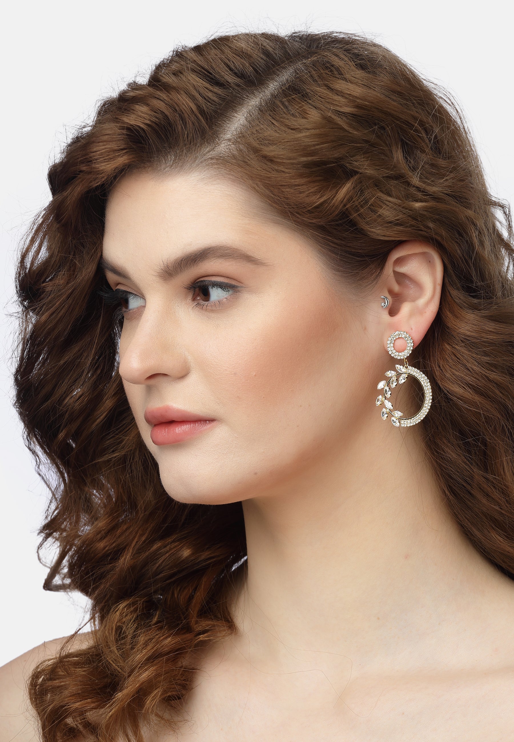 Boucles d'oreilles élégantes avec accents floraux