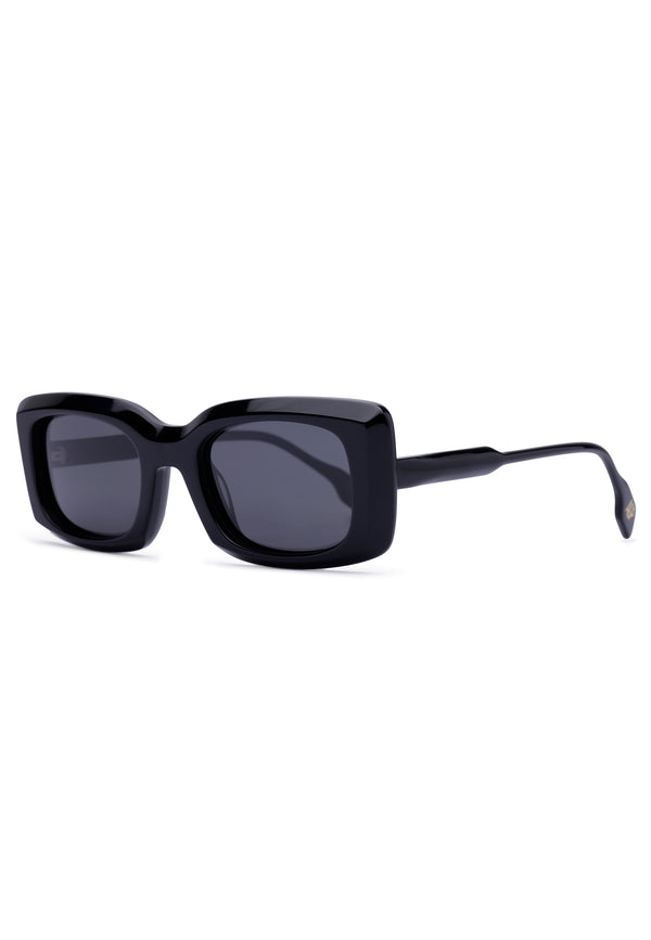 Auffällige Sonnenbrille mit markantem quadratischem Rahmen