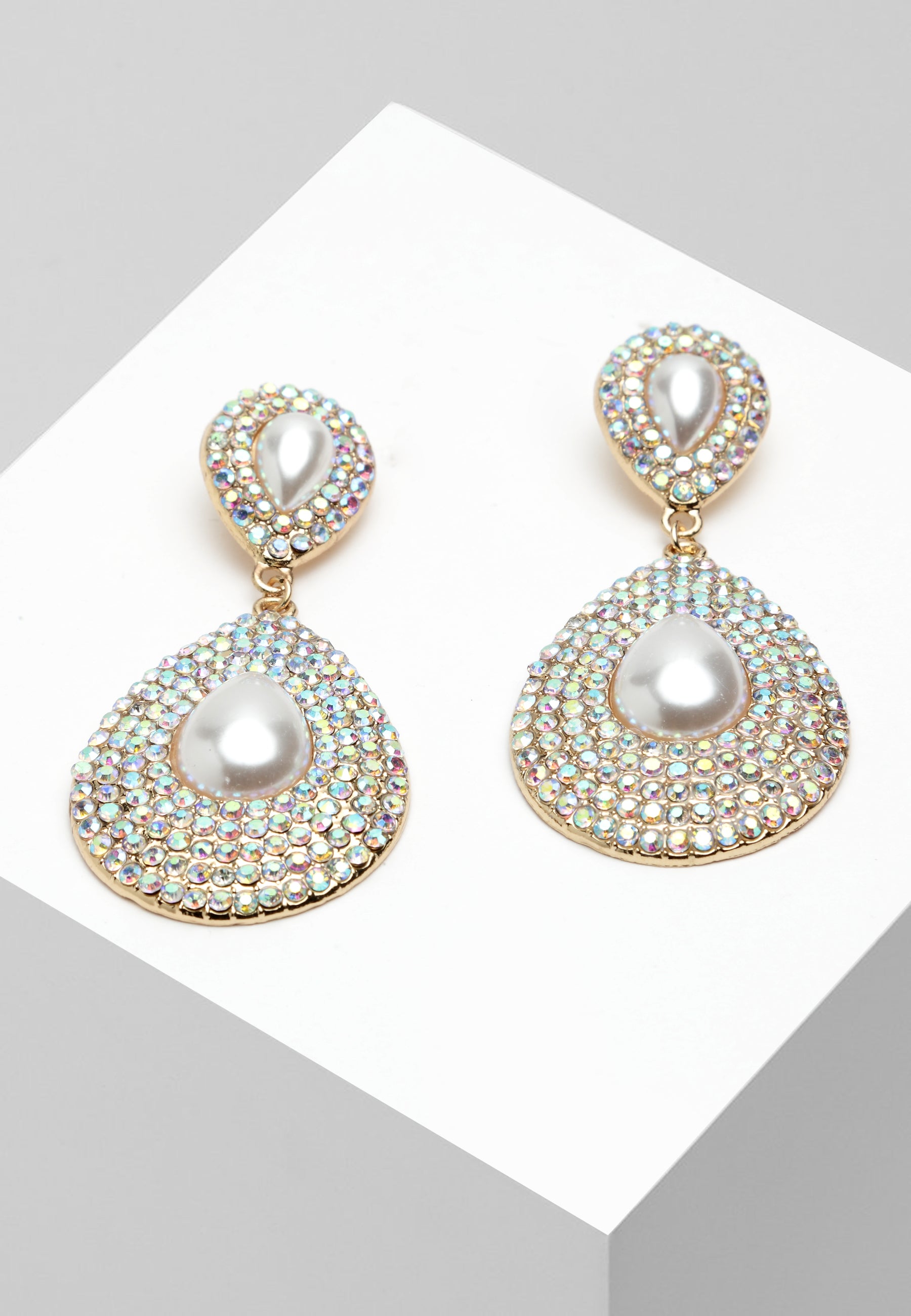 Criostail droplet Earrings Studded