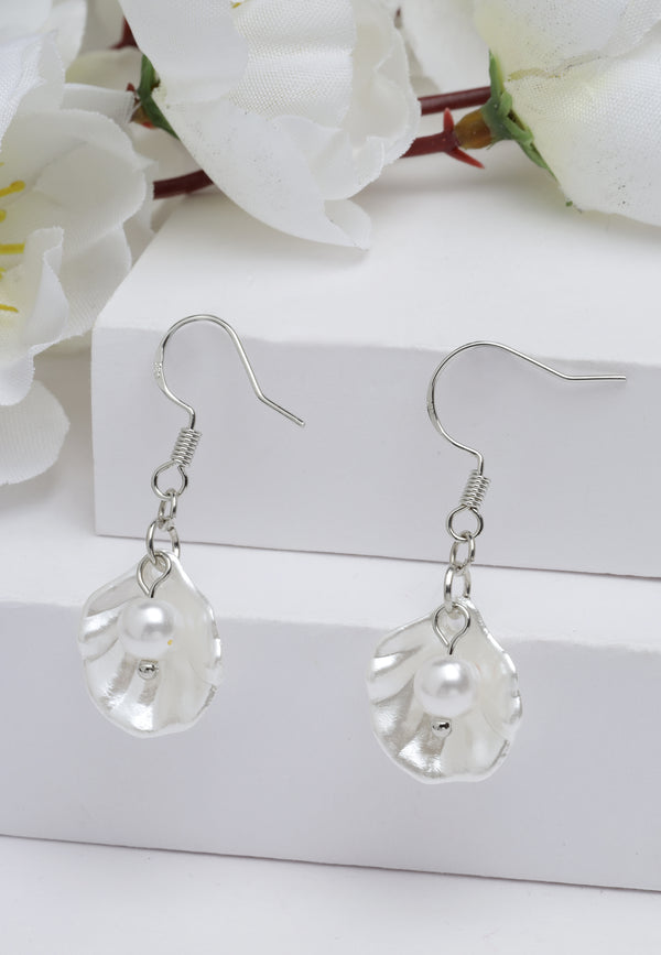 Elegant Shell Drop Earrings